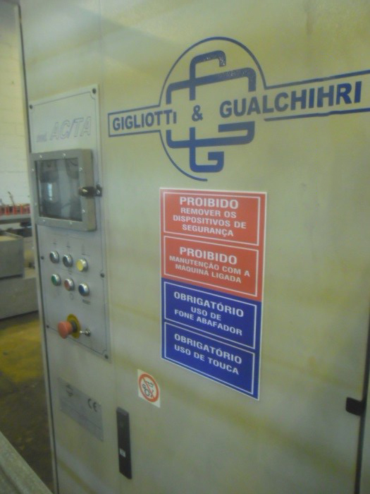 01 x Máquina de Chenille Mecânica Gigliotti&Gualchieri 144 Fusos