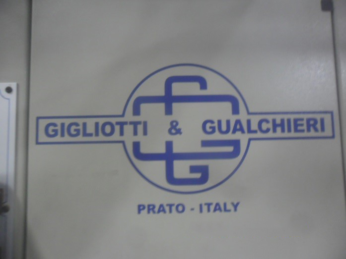 01 x Máquina de Chenille Gigliotti & Gualchieri 136 Fusos