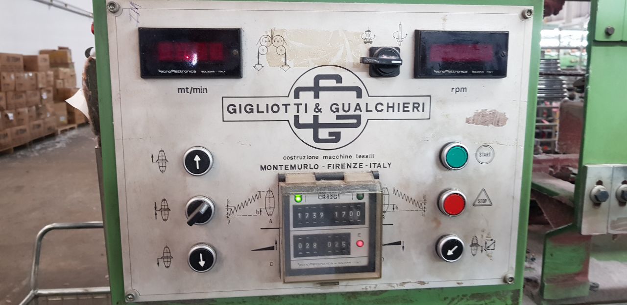 01 x Máquina de Chenille Mecânica Gigliotti&Gualchieri 112 Fusos